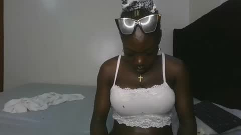 Hot petite online show from April 3, 2:48 pm