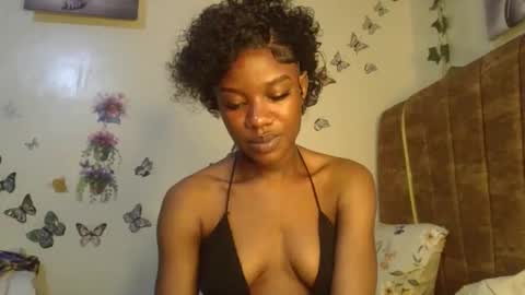 hot petite100 online show from April 24, 7:05 pm