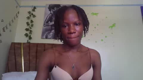 hot petite100 online show from November 7, 9:59 am