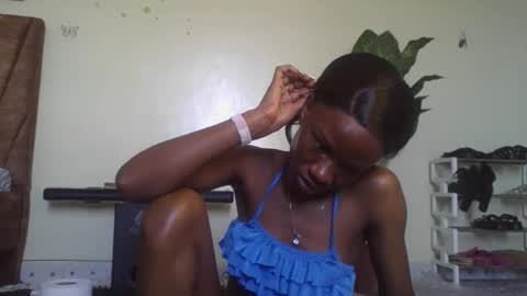 hot petite100 online show from November 20, 5:19 am