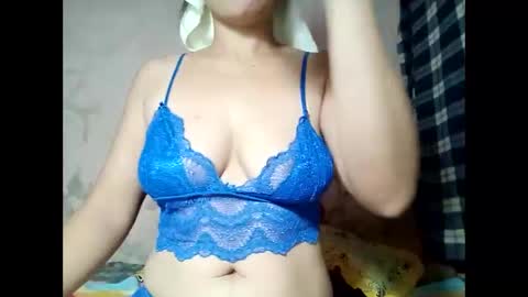 hot_warrios247 online show from January 8, 11:21 am
