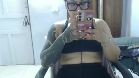 Hot and PowerHOPE U MISS ME online show from November 10, 11:55 pm