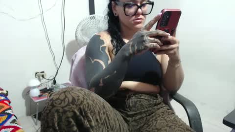 Snapshot of hotandpower10 chatting on September 28, 2:18 am Hot and PowerHOPE U MISS ME online show from September 28, 2:18 am