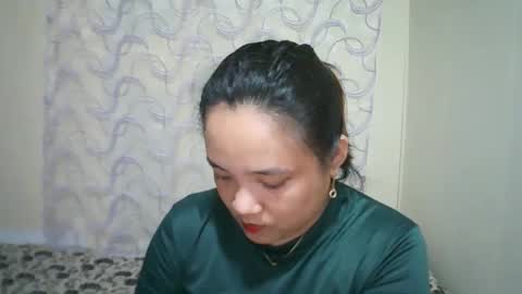 Snapshot of hotbabymomma chatting on March 5, 5:18 am Lynn online show from March 5, 5:18 am