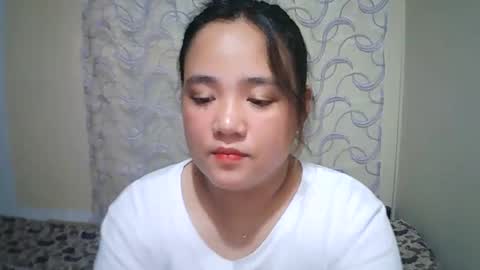 Snapshot of hotbabymomma chatting on March 7, 1:31 am Lynn online show from March 7, 1:31 am