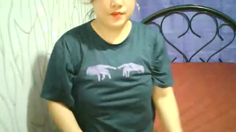 Snapshot of hotbabymomma chatting on March 8, 1:37 am Lynn online show from March 8, 1:37 am
