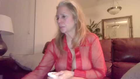 hotblondemilf1962 online show from January 24, 10:00 am