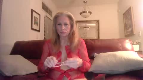 hotblondemilf1962 online show from January 21, 10:19 am