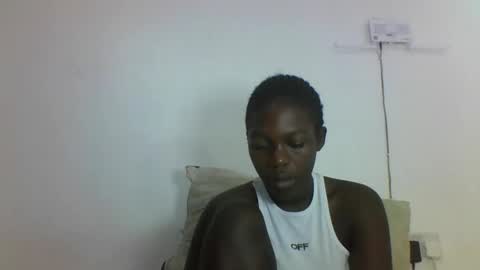 Snapshot of hotcutetracie chatting on September 14, 1:47 am VICTORIA online show from September 14, 1:47 am