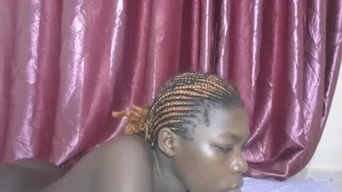 Snapshot of hotcutetracie chatting on October 19, 12:34 am VICTORIA online show from October 19, 12:34 am