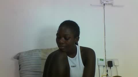 Snapshot of hotcutetracie chatting on September 15, 1:47 am VICTORIA online show from September 15, 1:47 am
