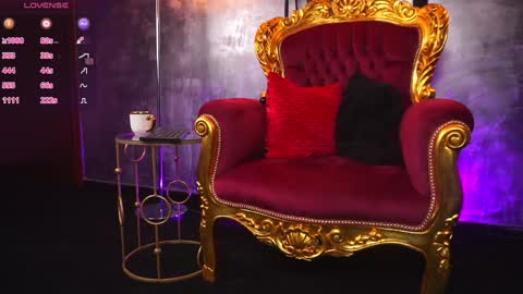 Snapshot of hotdesy_ chatting on January 25, 3:30 am Mistress online show from January 25, 3:30 am