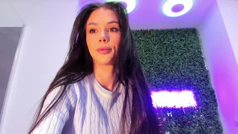 hotfallingdevil online show from January 6, 5:55 am