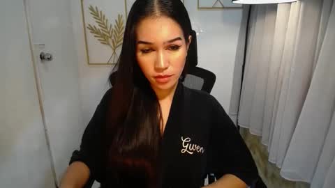 Snapshot of hotfoxxygwen69 chatting on February 11, 12:04 pm GWEN online show from February 11, 12:04 pm