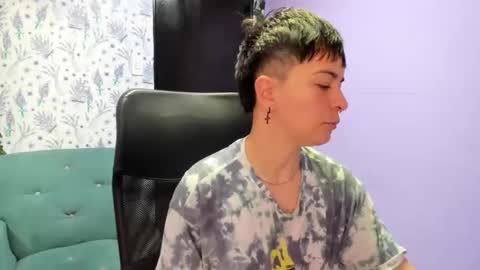 Snapshot of hothannah_ chatting on October 21, 2:04 am hannah online show from October 21, 2:04 am