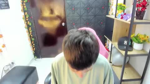 hannah online show from April 11, 7:45 am