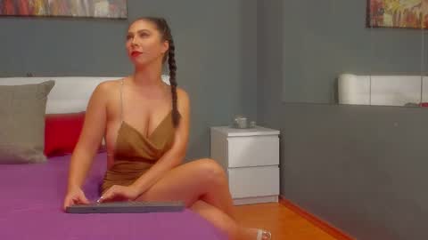 Jennyfer online show from October 25, 5:31 pm