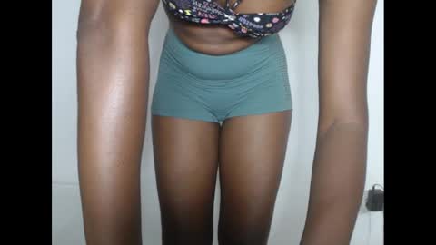 hotjessie0 online show from January 5, 5:41 am
