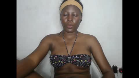 hotjessie0 online show from December 4, 5:05 am