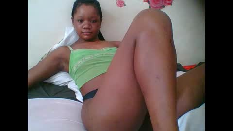 Snapshot of hotjeylee chatting on October 25, 6:10 am LOYCE online show from October 25, 6:10 am