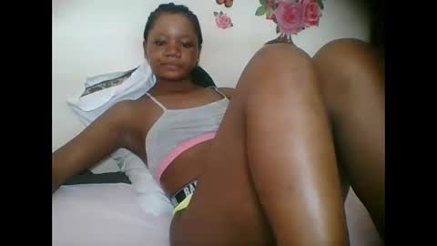 Snapshot of hotjeylee chatting on October 16, 12:30 pm LOYCE online show from October 16, 12:30 pm