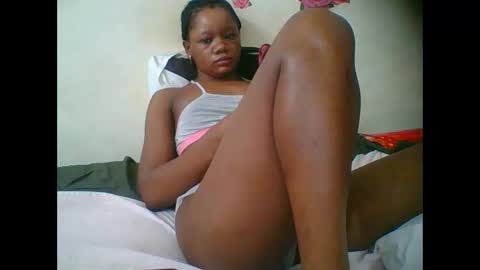 Snapshot of hotjeylee chatting on October 23, 3:12 am LOYCE online show from October 23, 3:12 am