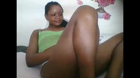 Snapshot of hotjeylee chatting on October 17, 7:06 pm LOYCE online show from October 17, 7:06 pm