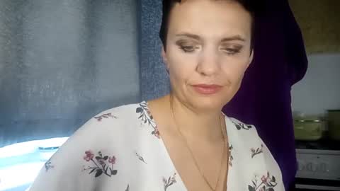 hotmamaqueen234 online show from July 26, 11:18 am
