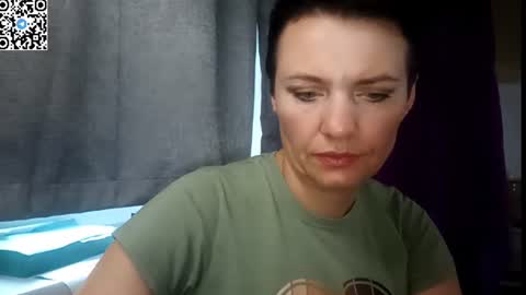hotmamaqueen234 online show from July 10, 11:43 am