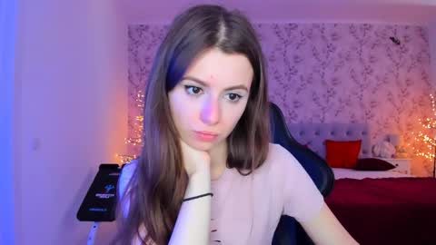 hotmolly_ online show from April 14, 9:42 am