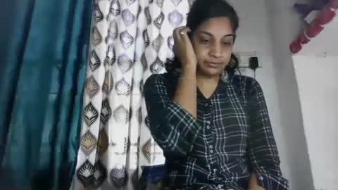 lola online show from January 11, 7:49 am