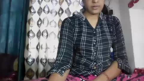 lola online show from December 8, 7:47 am