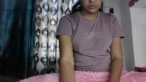 lola online show from January 9, 8:55 am