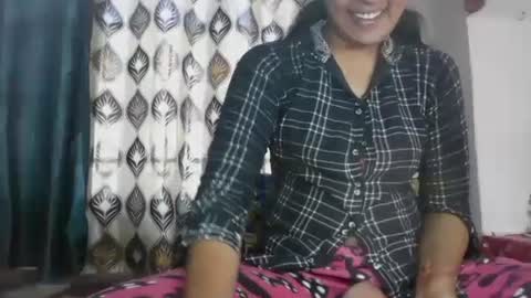lola online show from December 21, 8:39 am