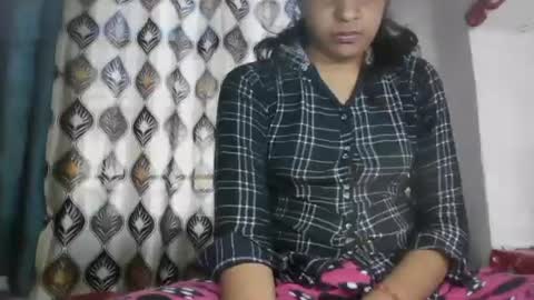 lola online show from December 16, 9:57 am