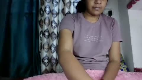 lola online show from January 13, 8:37 am