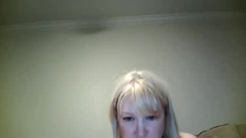 Snapshot of hotpepperrose chatting on December 6, 6:15 am hotpepperose online show from December 6, 6:15 am
