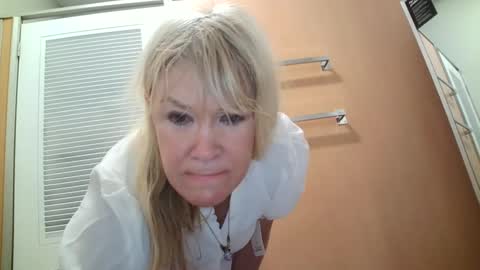 Snapshot of hotpepperrose chatting on September 13, 1:46 am hotpepperose online show from September 13, 1:46 am