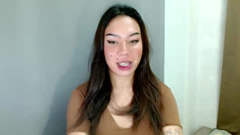 jelaigrande  online show from November 19, 12:10 am