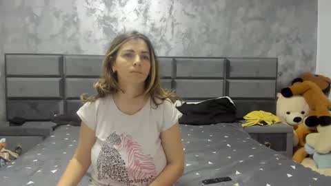 Snapshot of hottalicia2 chatting on February 1, 10:37 am hottalicia2 online show from February 1, 10:37 am