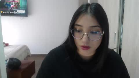 Snapshot of hottbee1 chatting on February 13, 6:27 pm AMY online show from February 13, 6:27 pm