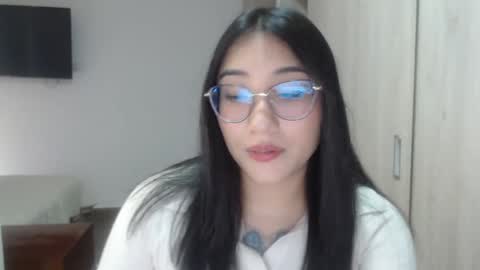 Snapshot of hottbee1 chatting on February 8, 7:16 pm AMY online show from February 8, 7:16 pm