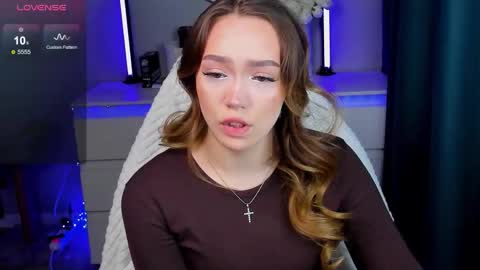 hello Im Eva online show from November 14, 12:49 pm