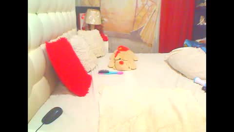 Snapshot of hottesa2019 chatting on October 24, 12:01 pm THEONE online show from October 24, 12:01 pm