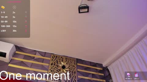 Snapshot of hottie_mine_ chatting on December 15, 6:40 am 2pm - 9pm GMT-5 online show from December 15, 6:40 am