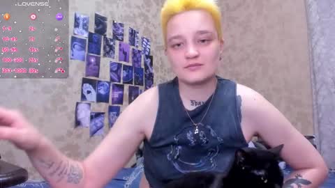Snapshot of hotty_linn chatting on September 21, 4:16 pm Linn online show from September 21, 4:16 pm