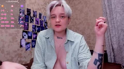 Snapshot of hotty_linn chatting on September 9, 7:13 pm Linn online show from September 9, 7:13 pm