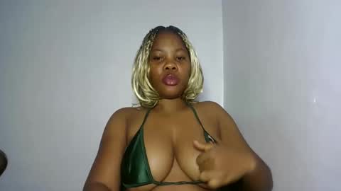hotty_lora889 online show from January 18, 10:28 pm