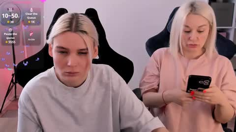 Nessie and Jessie online show from February 21, 8:17 am