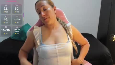 hottychrystal online show from March 17, 4:00 pm